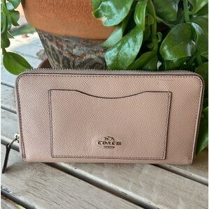 COACH Crossgrain Leather Accordion Zip Wallet, Nude Pink